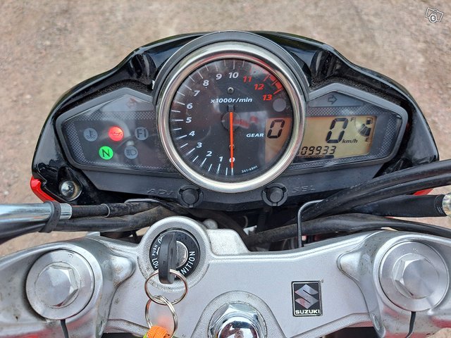 Suzuki GW250 Inazuma 2014, 9900 km 6