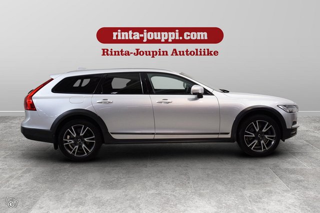 Volvo V90 Cross Country 4