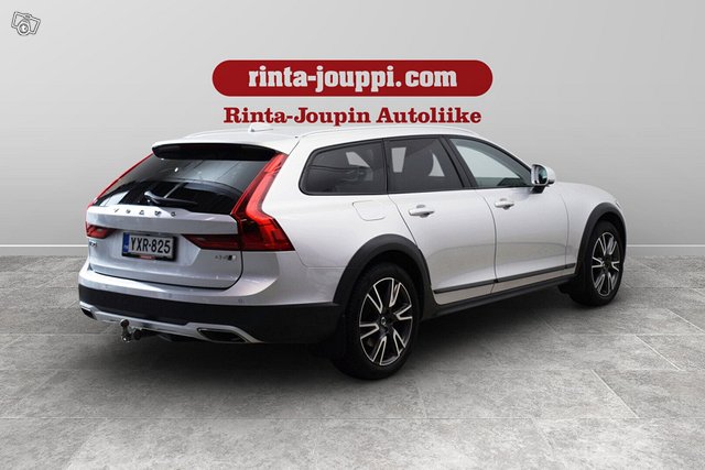 Volvo V90 Cross Country 5