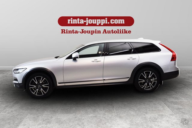 Volvo V90 Cross Country 8