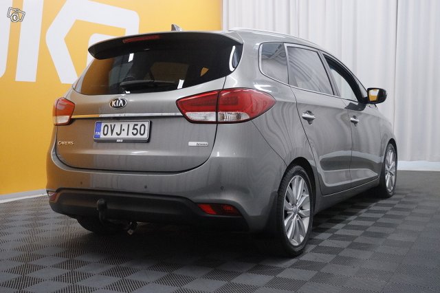 Kia Carens 8