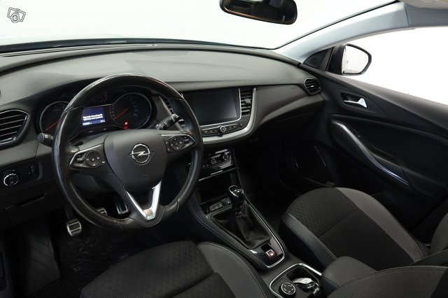 Opel Grandland X 9