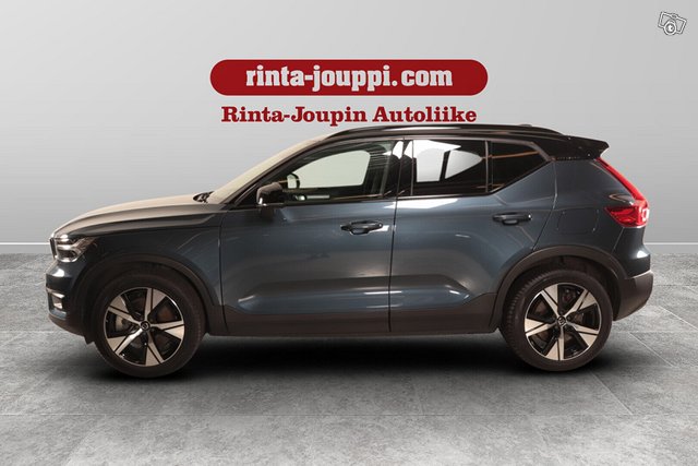 VOLVO XC40 8