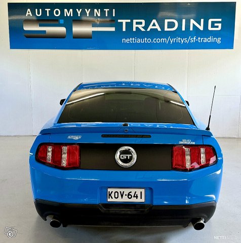 Ford Mustang 8