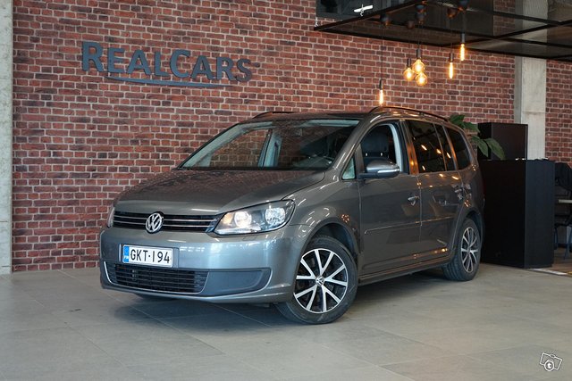 Volkswagen Touran 1