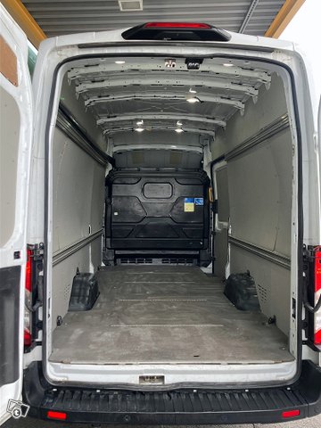 Ford Transit 9