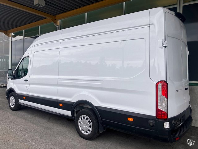 Ford Transit 8