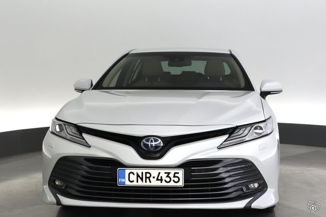 Toyota Camry 8