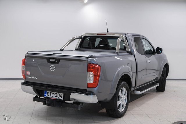 Nissan Navara 5