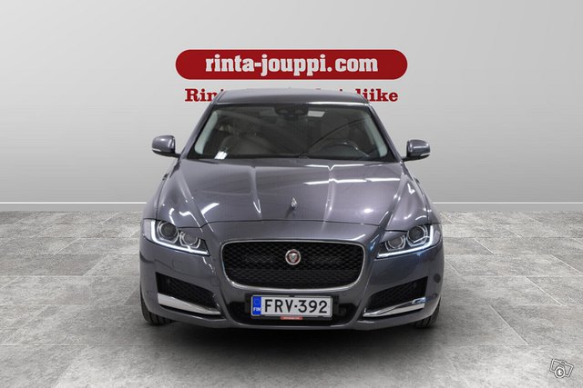 Jaguar XF 2