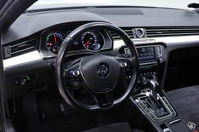 Volkswagen Passat 12