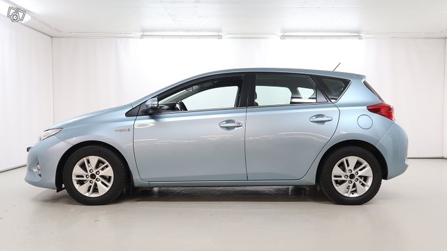 TOYOTA AURIS 2