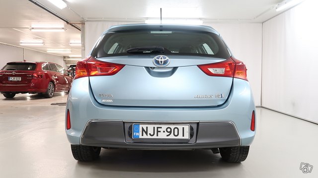 TOYOTA AURIS 4