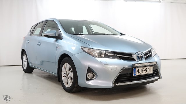 TOYOTA AURIS 6