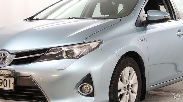 TOYOTA AURIS 8