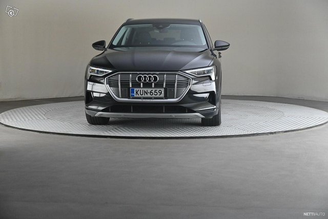 Audi E-tron 3