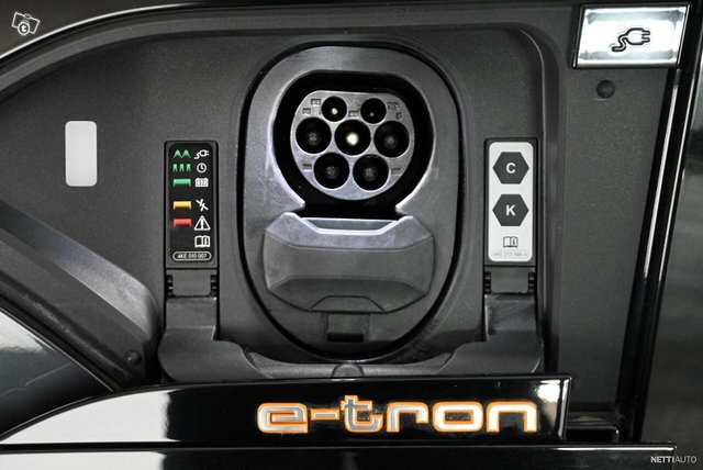 Audi E-tron 23