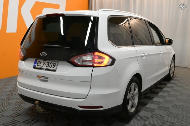 Ford Galaxy 8