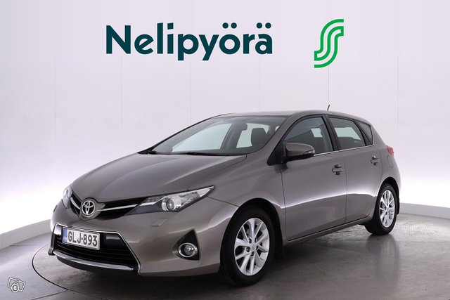 Toyota Auris 1