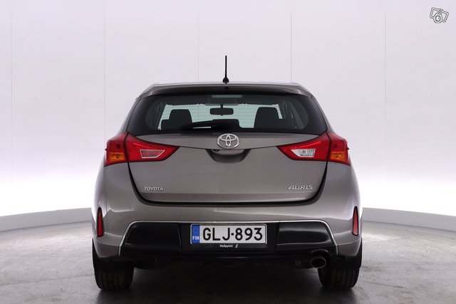 Toyota Auris 6