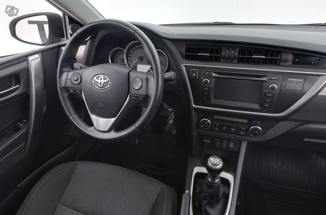 Toyota Auris 10