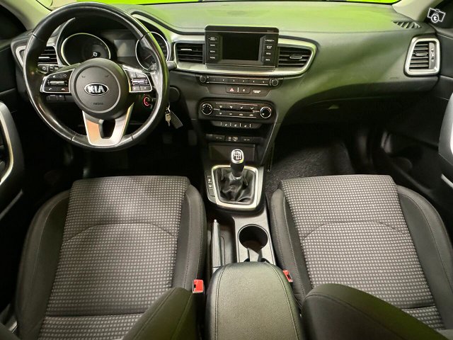 Kia Ceed 8