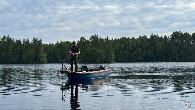 Alumiinivene kalastukseen, sorsastukseen. 3