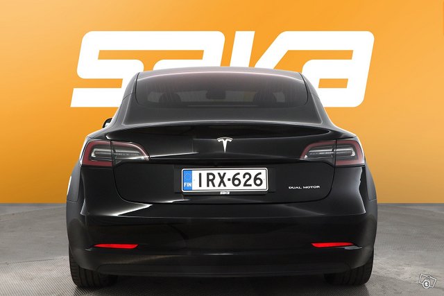 Tesla Model 3 7