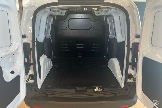 Ford Transit Courier 7