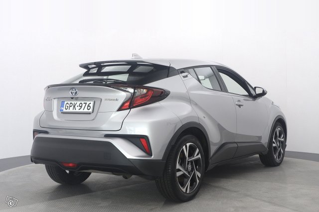 TOYOTA C-HR 5