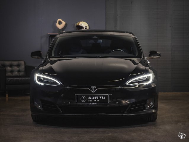 Tesla Model S 2