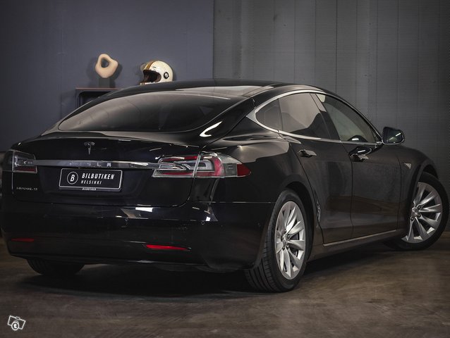 Tesla Model S 5