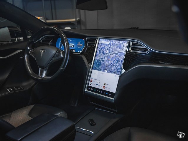 Tesla Model S 6