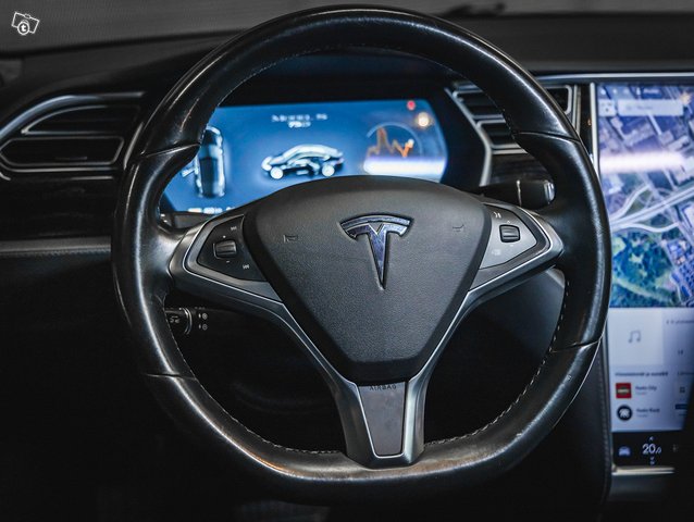 Tesla Model S 9