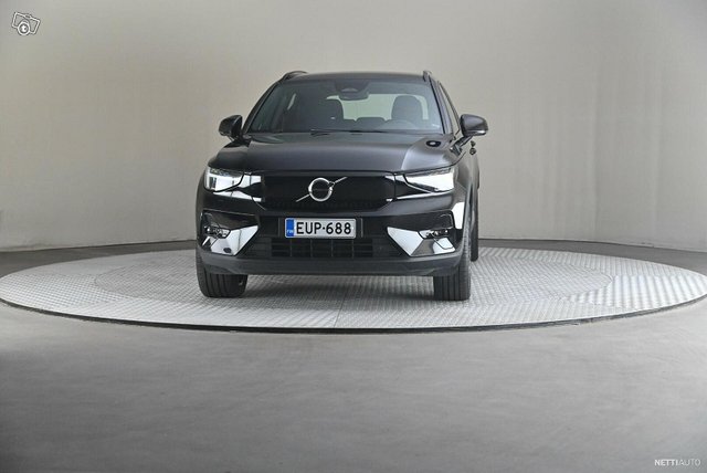 Volvo XC40 3