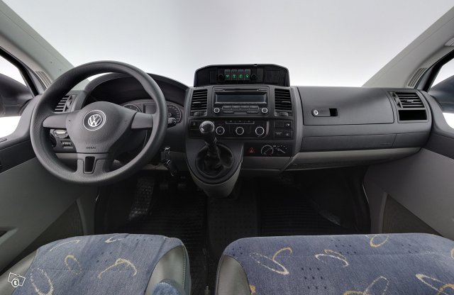 VOLKSWAGEN Transporter 8