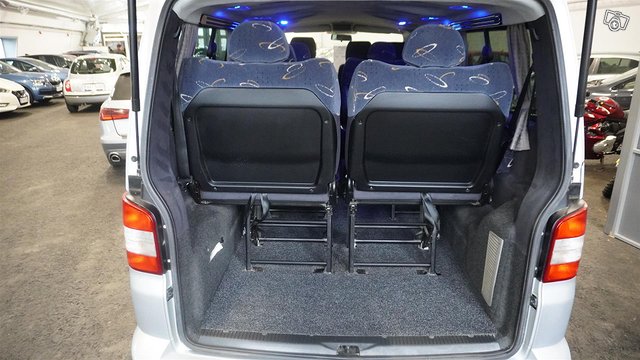 VOLKSWAGEN Transporter 16