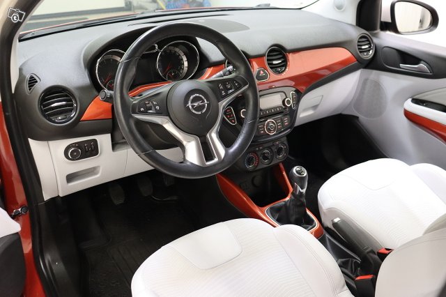 Opel Adam 12