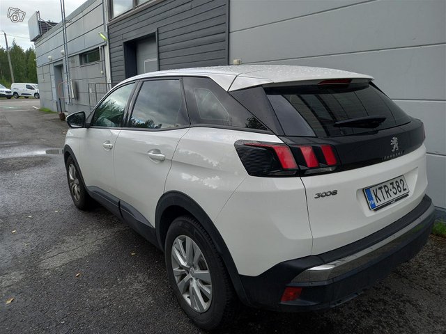 PEUGEOT 3008 4