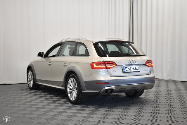 Audi A4 ALLROAD 8