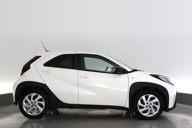 Toyota Aygo X 6