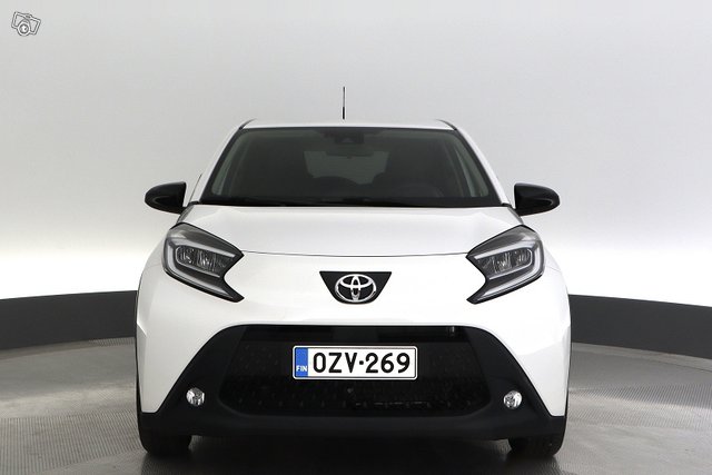 Toyota Aygo X 8