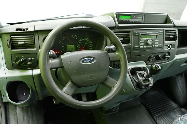 Ford Transit 8