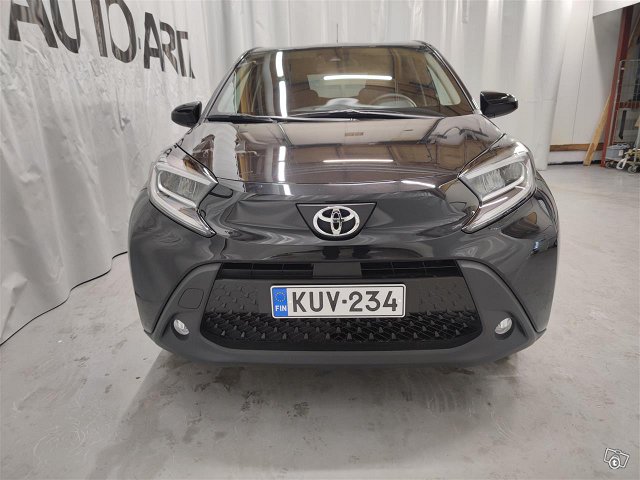 TOYOTA Aygo X 2