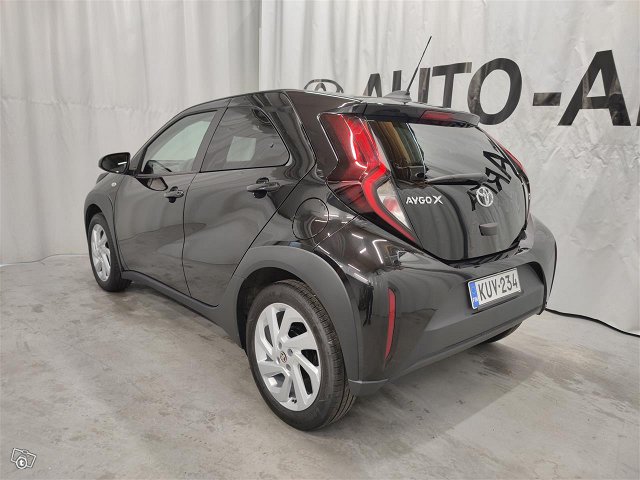 TOYOTA Aygo X 4