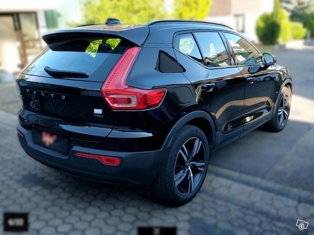 VOLVO XC40 2