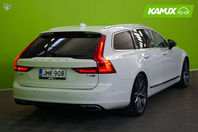 Volvo V90 4