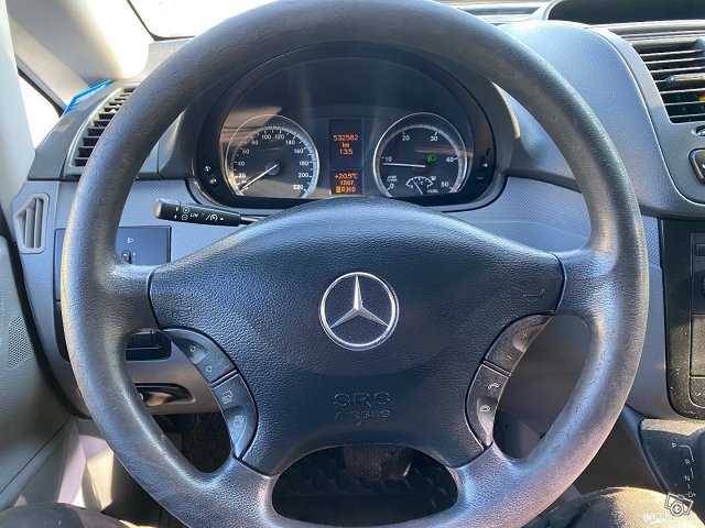 Mercedes-Benz Vito 13