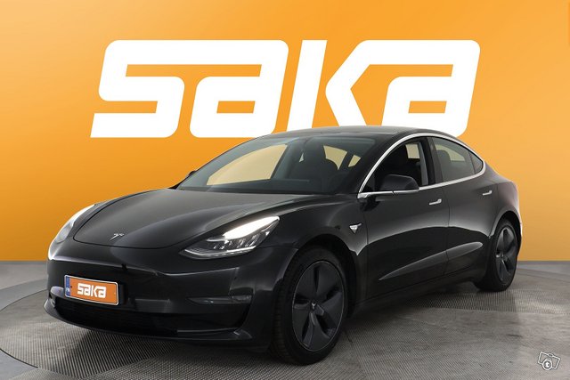 Tesla Model 3 4