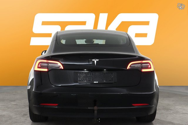 Tesla Model 3 7